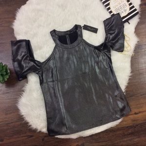 ROMEO+JULIET COUTURE SILVER COLD SHOULDER BLOUSE M
